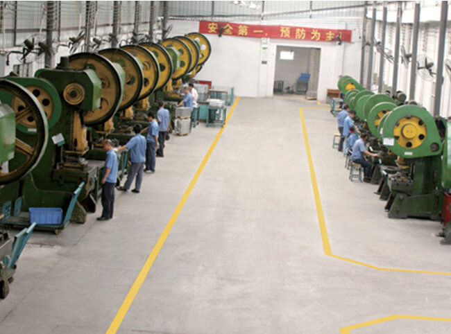 馬口鐵盒定制生產沖壓車間